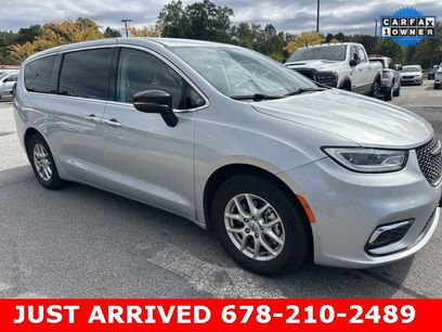 Certified 2024 Chrysler Pacifica Touring-L