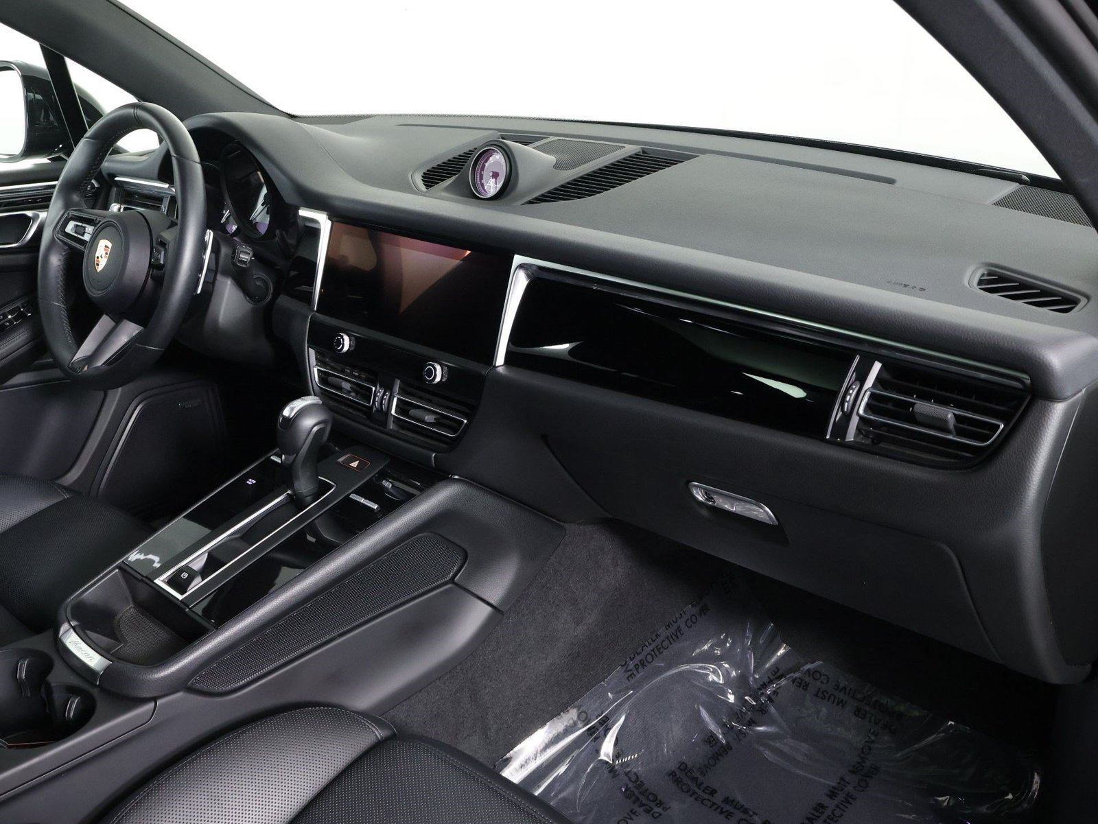 Certified 2024 Porsche Macan S AWD/4WD image 24