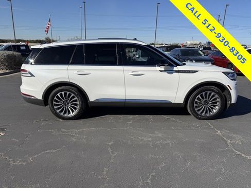 Used 2024 Lincoln Aviator 2WD w/ Premium Package image 2
