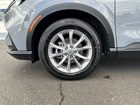 Used 2025 Honda CR-V EX image 11