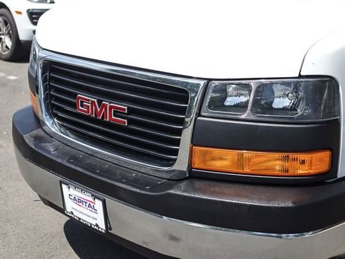 Used 2022 GMC Savana 2500 w/ Chrome Appearance Package RWD image 9