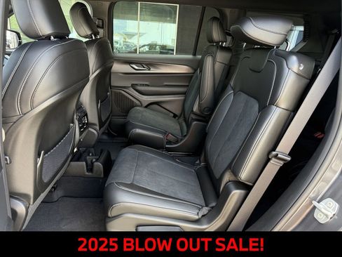 New 2025 Jeep Grand Cherokee L Altitude image 26