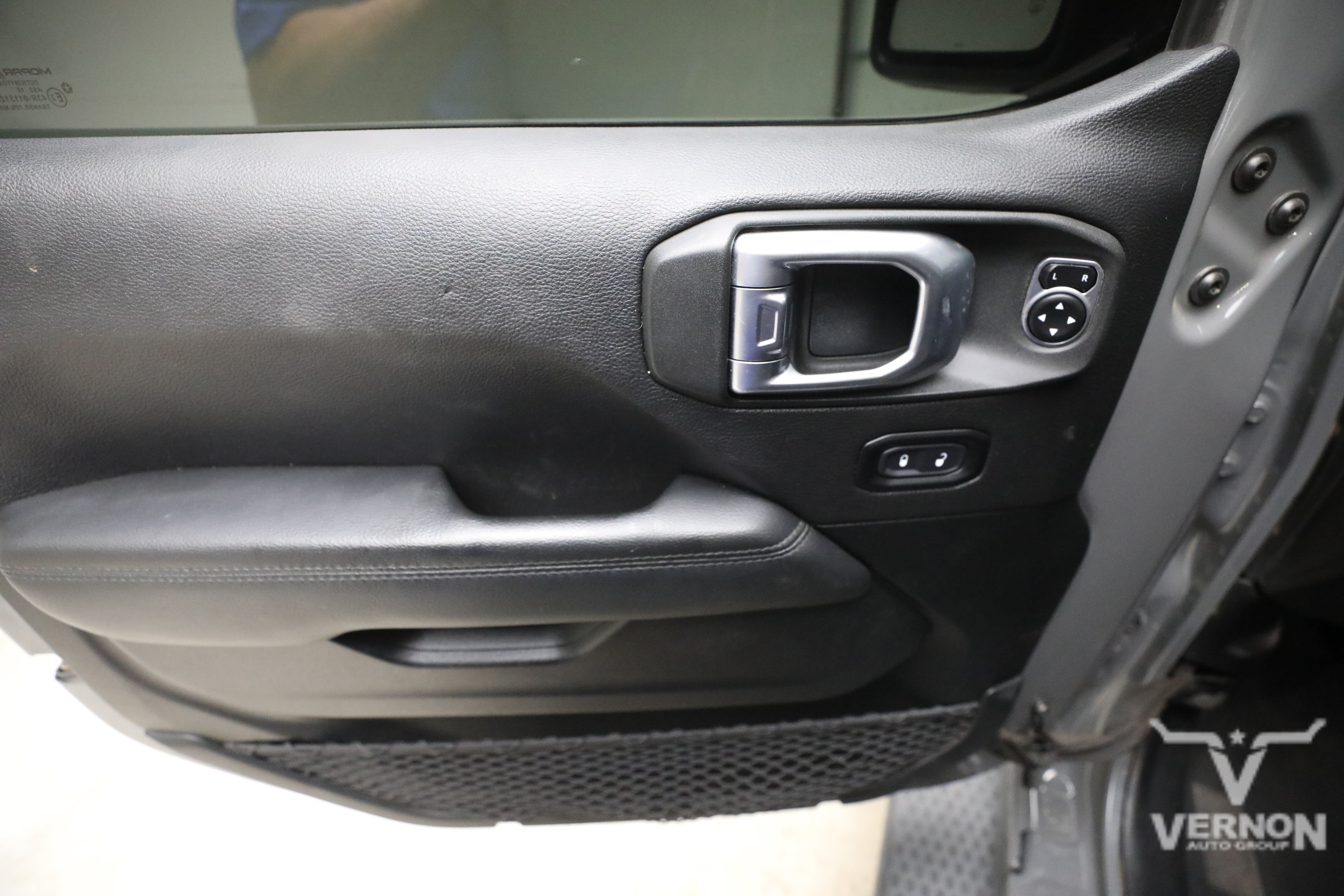 Used 2020 Jeep Wrangler Unlimited Sahara AWD/4WD image 19