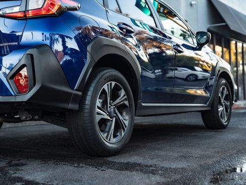 Used 2025 Subaru Crosstrek 2.0i Premium AWD/4WD image 9