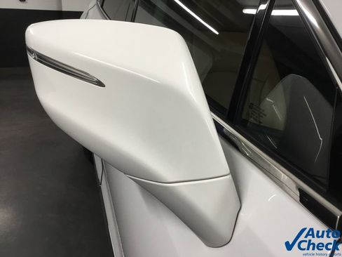 Used 2018 Buick Enclave Essence image 16