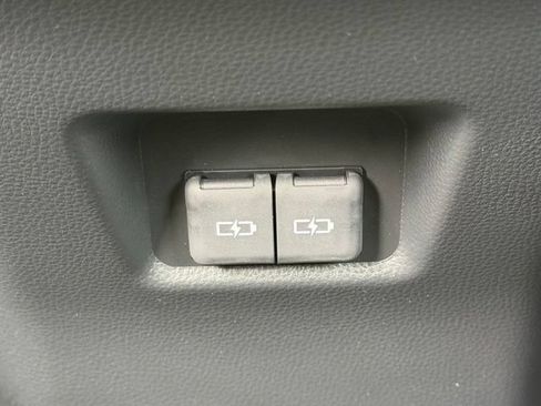Certified 2025 Toyota RAV4 XLE AWD/4WD image 38