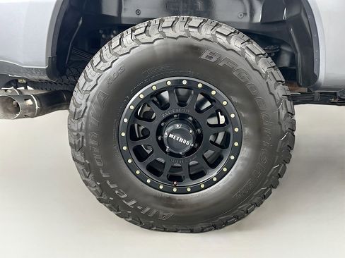 Used 2024 Ford F250 Limited w/ FX4 Off-Road Package image 32