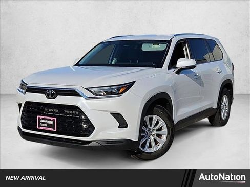 Used 2025 Toyota Grand Highlander FWD image 1