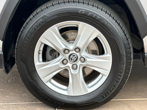 Used 2019 Toyota RAV4 XLE image 33