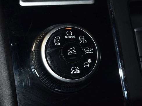 Used 2024 Mitsubishi Outlander SE image 17