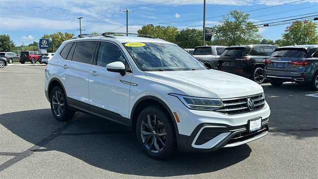 Used 2022 Volkswagen Tiguan SE AWD/4WD image 2
