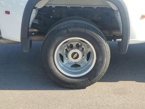 Used 2022 Chevrolet Silverado 3500 LTZ w/ LTZ Convenience Package AWD/4WD image 5