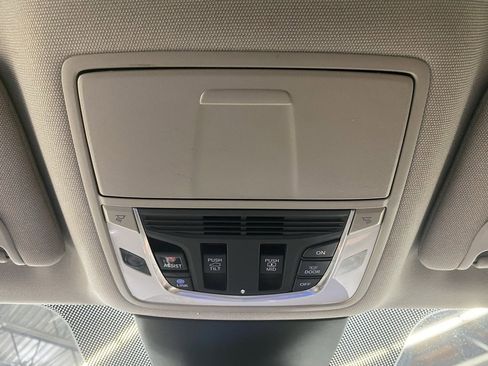 Used 2023 Acura MDX SH-AWD w/ Technology Package image 35