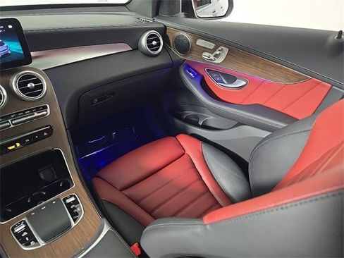 Certified 2022 Mercedes-Benz GLC 43 AMG 4MATIC image 24