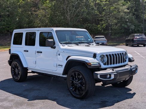 Used 2025 Jeep Wrangler Unlimited Sahara w/ Safety Group AWD/4WD image 11