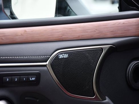 Used 2025 Lexus ES 300h Ultra Luxury image 12