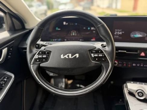Used 2022 Kia EV6 Wind w/ Wind Technology Package AWD/4WD image 34