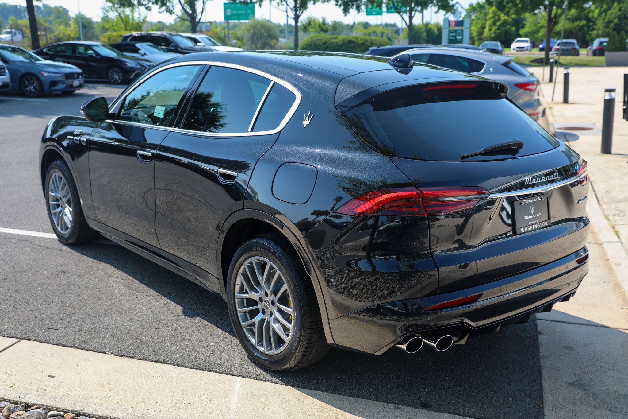 Used 2024 Maserati Grecale Modena AWD/4WD image 7