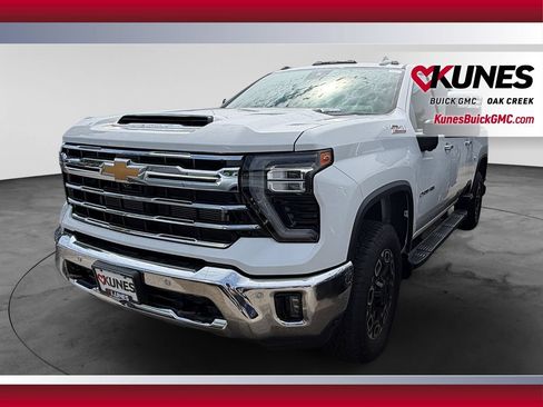 Used 2024 Chevrolet Silverado 2500 LTZ w/ LTZ Plus Package AWD/4WD image 5