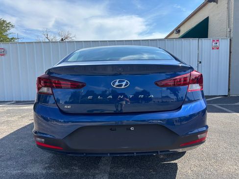 Used 2020 Hyundai Elantra SE FWD image 4
