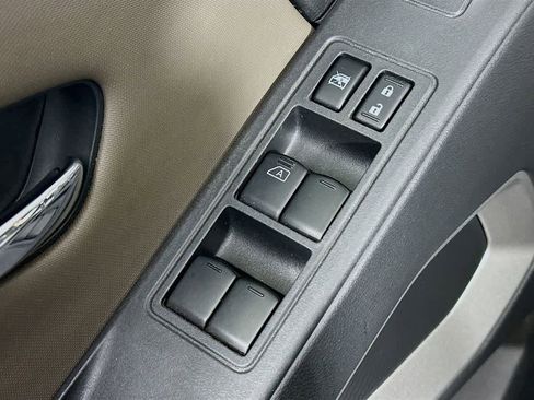 Used 2022 Nissan Frontier SV image 27