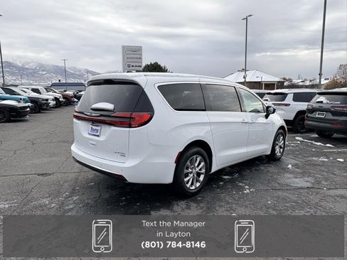 New 2026 Chrysler Pacifica Limited image 6