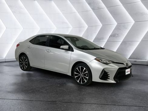 Used 2019 Toyota Corolla SE FWD image 1