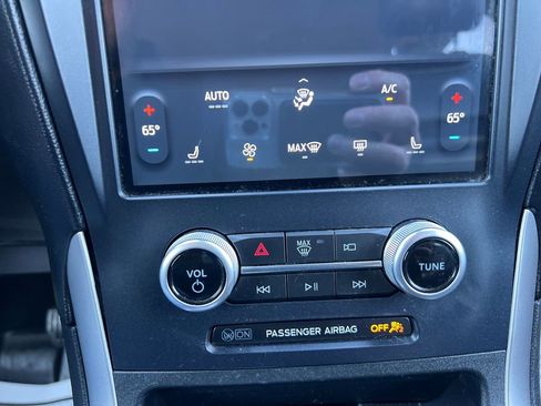 Used 2022 Ford Edge SEL w/ Class II Trailer Tow Package image 25