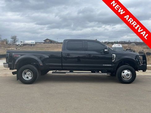 Used 2019 Ford F350 Lariat w/ Lariat Value Package image 2