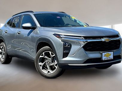 Used 2025 Chevrolet Trax LT w/ Driver Confidence Package