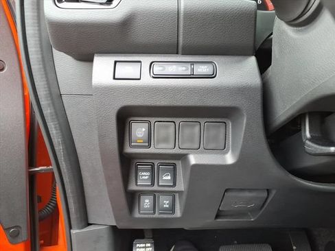 Used 2025 Nissan Frontier PRO-4X AWD/4WD image 17