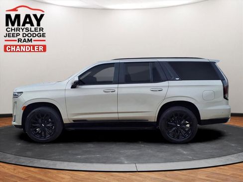 Used 2023 Cadillac Escalade Premium Luxury image 17