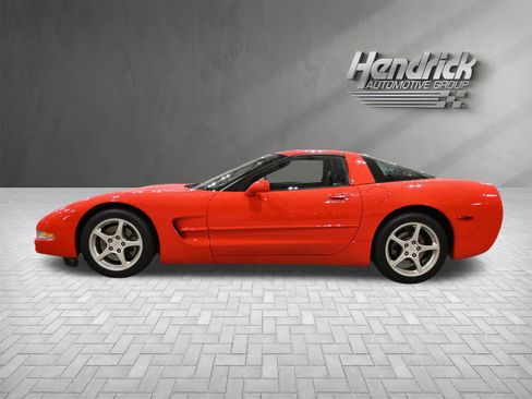 Used 2004 Chevrolet Corvette Coupe RWD image 8