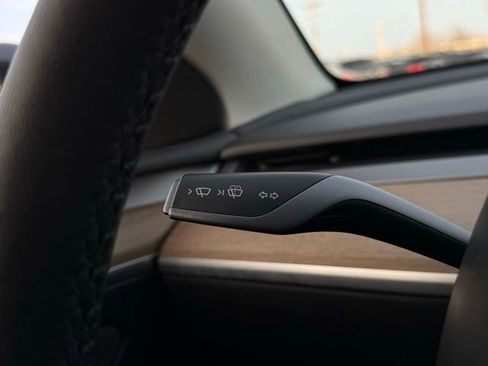 Used 2023 Tesla Model Y Long Range image 21