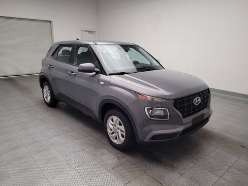 Used 2021 Hyundai Venue SE FWD image 13
