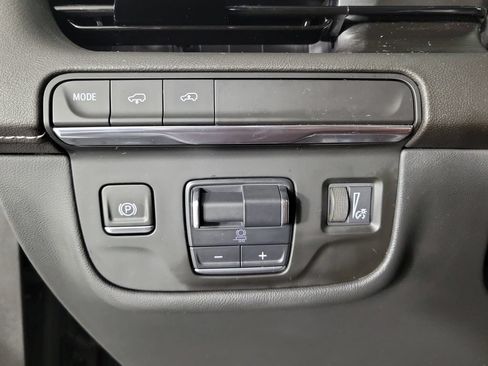Certified 2023 Cadillac Escalade ESV Premium Luxury w/ Performance Package RWD image 33