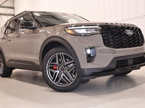 New 2027 Ford Explorer ST-Line w/ Premium Package AWD/4WD image 38