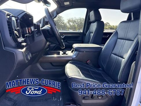 Used 2024 Chevrolet Silverado 3500 High Country w/ High Country Premium Package AWD/4WD image 9