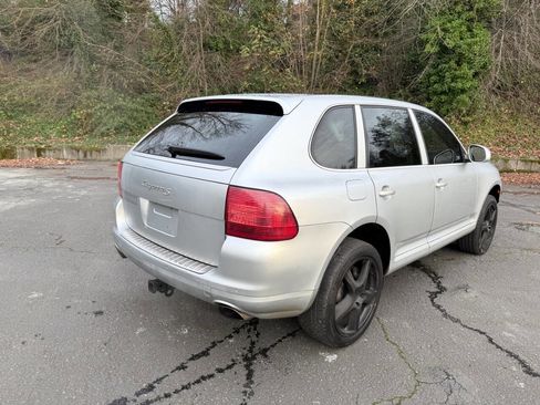 Used 2005 Porsche Cayenne S image 7