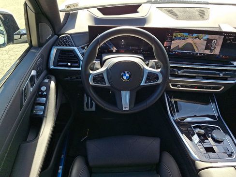 Certified 2024 BMW X7 xDrive40i w/ M Sport Package AWD/4WD image 13