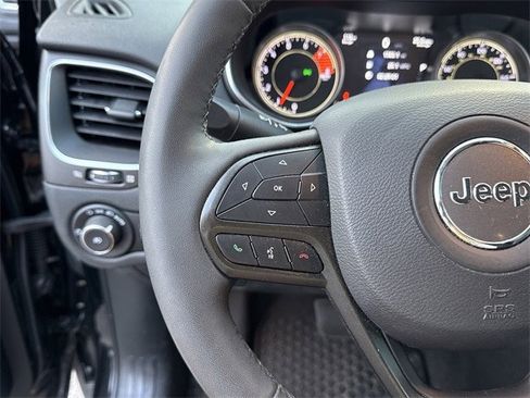 Used 2022 Jeep Cherokee Trailhawk w/ Sound & Nav Group image 23