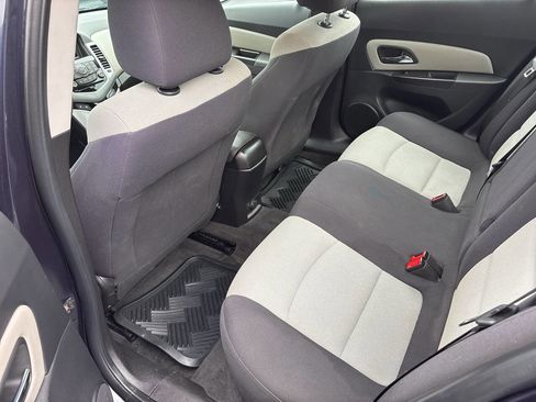 Used 2014 Chevrolet Cruze LS image 7