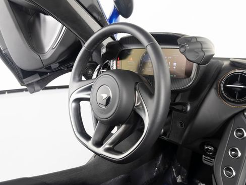 Used 2024 McLaren 750S Spider RWD image 36