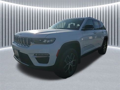 New 2025 Jeep Grand Cherokee Limited w/ Luxury Tech Group II image 7