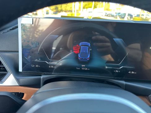 Used 2024 BMW i4 eDrive35 w/ M Sport Package image 18