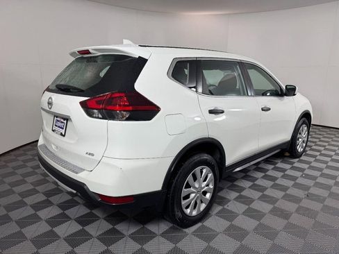 Used 2020 Nissan Rogue S image 3