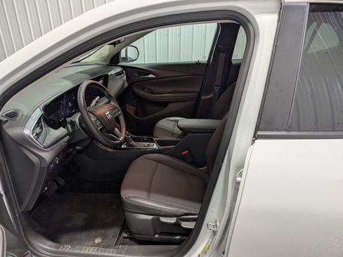 Used 2025 Buick Encore GX Preferred image 13