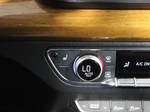 Used 2023 Audi Q5 2.0T Premium AWD/4WD image 29