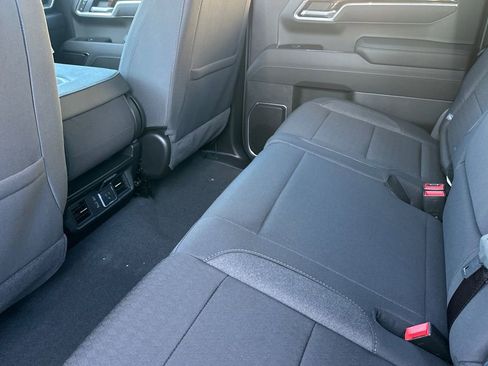 New 2026 GMC Sierra 1500 Elevation image 9