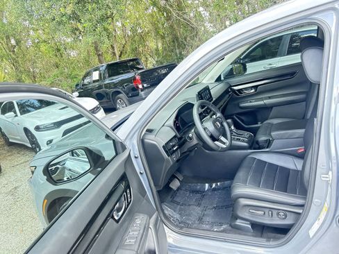 Used 2024 Honda CR-V EX-L image 10